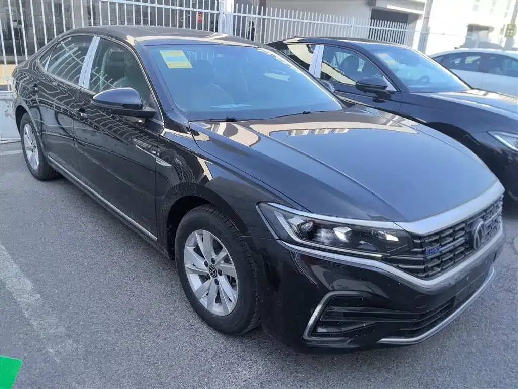Volkswagen Passat New Energy — фото 2