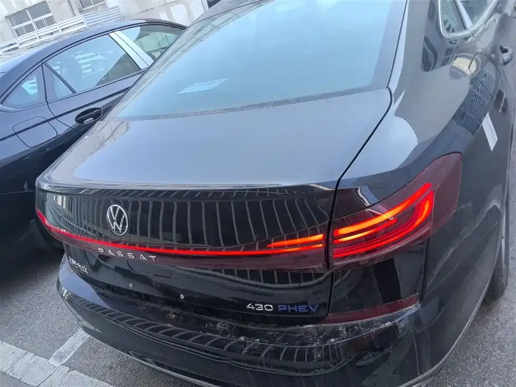 Volkswagen Passat New Energy — фото 8