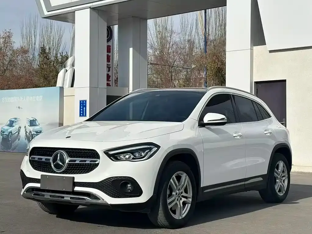 Mercedes-Benz GLA — фото 1