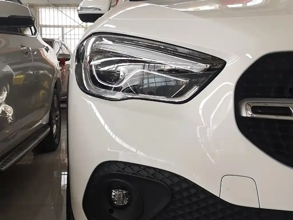 Mercedes-Benz GLA — фото 10