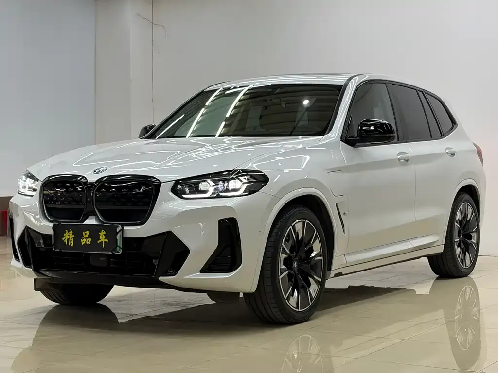 BMW iX3 — фото 9