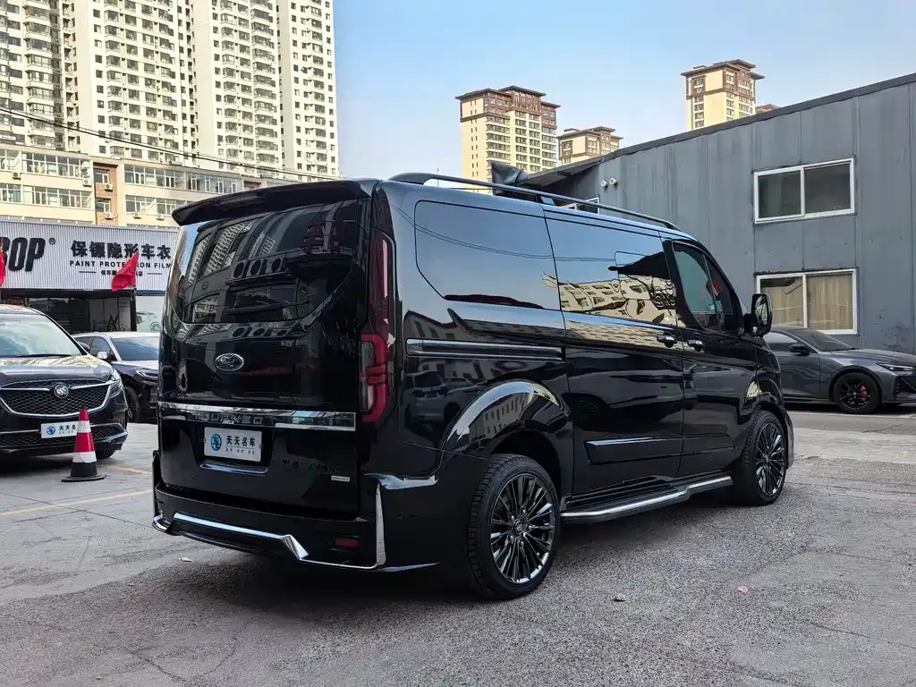 Ford Tourneo — фото 9
