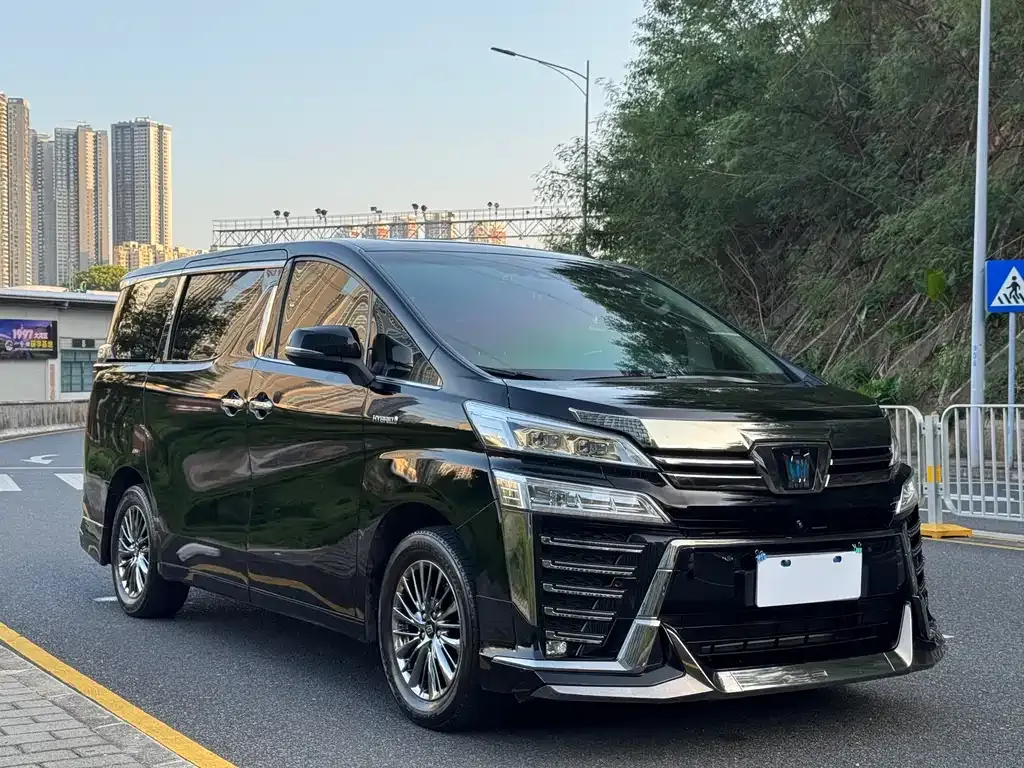 Toyota Vellfire — фото 6