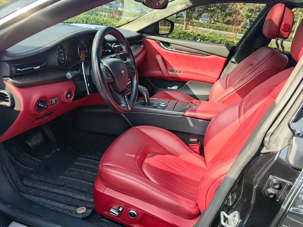 Maserati Quattroporte — фото 6