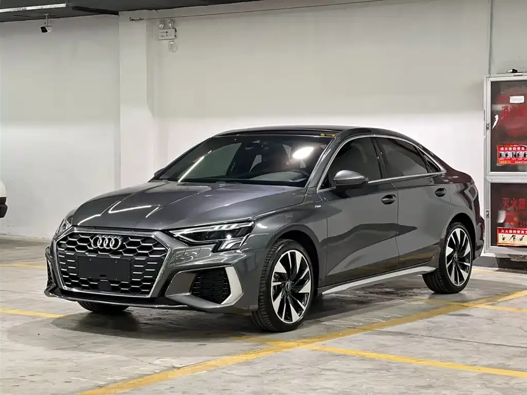Audi A3 — фото 1