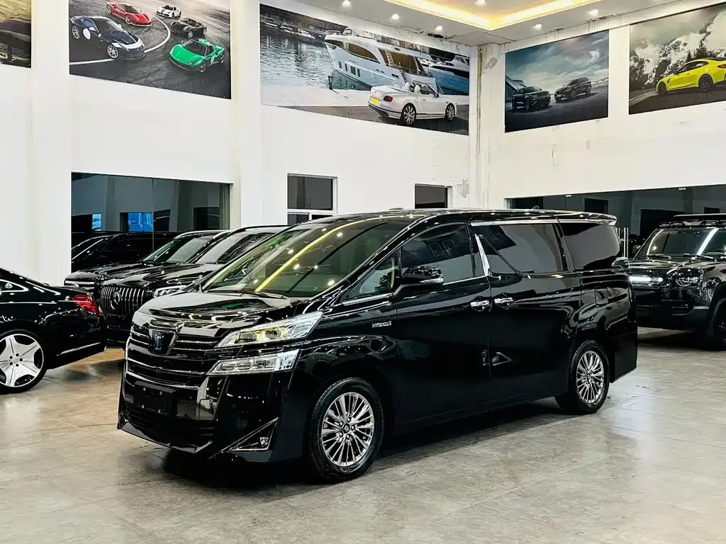 Toyota Vellfire — фото 1