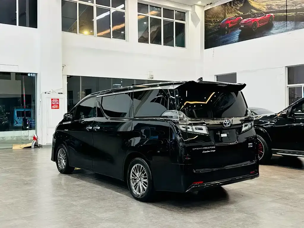 Toyota Vellfire — фото 2