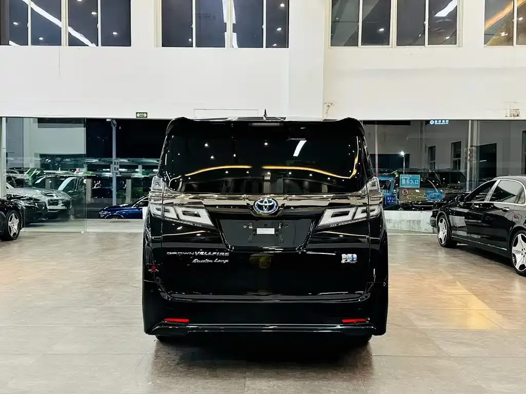 Toyota Vellfire — фото 7
