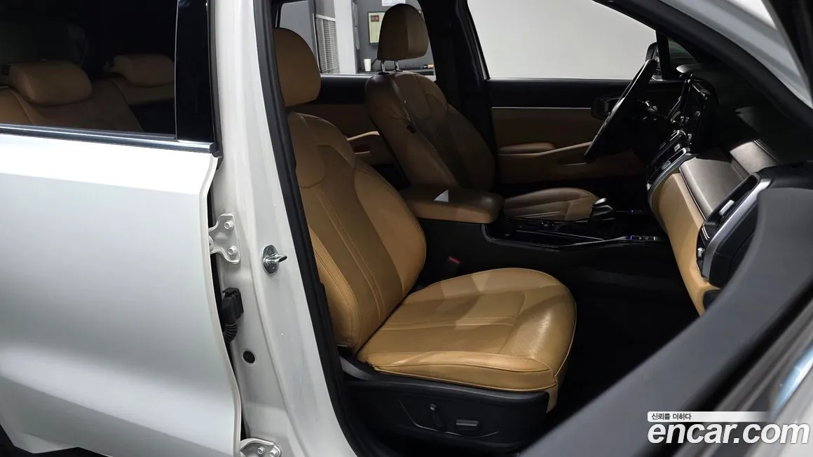 Kia Sorento — фото 10