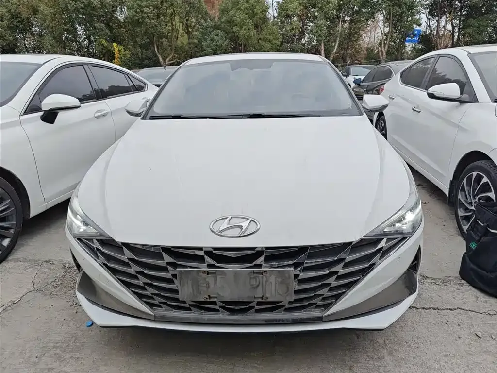 Hyundai Elantra — фото 3