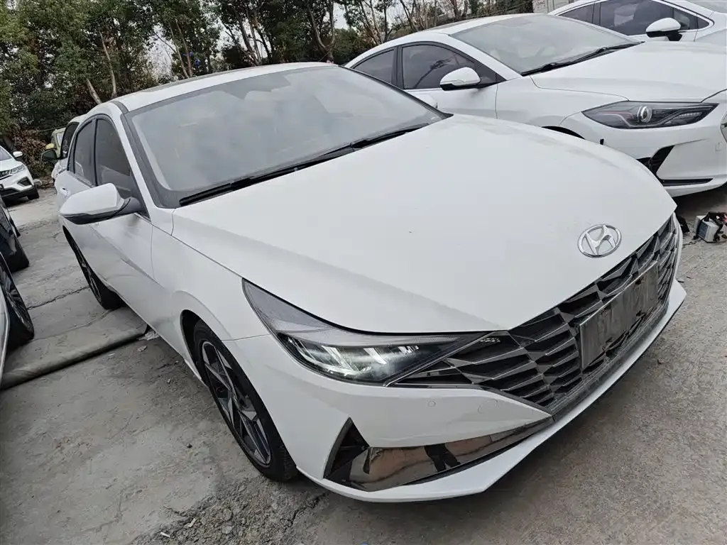 Hyundai Elantra — фото 4
