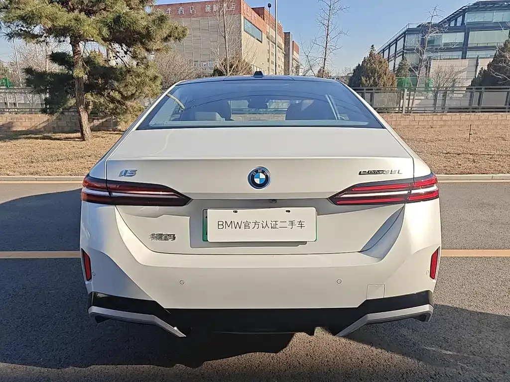 BMW i5 — фото 6