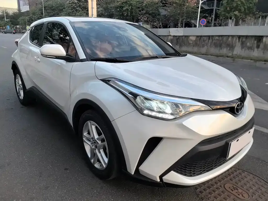 Toyota C-HR — фото 2