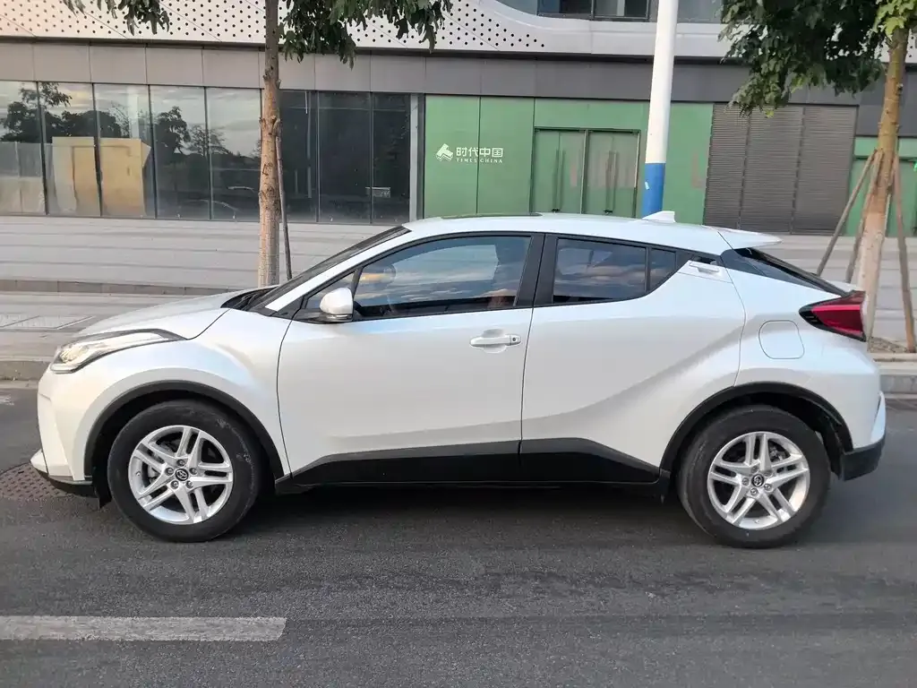 Toyota C-HR — фото 4