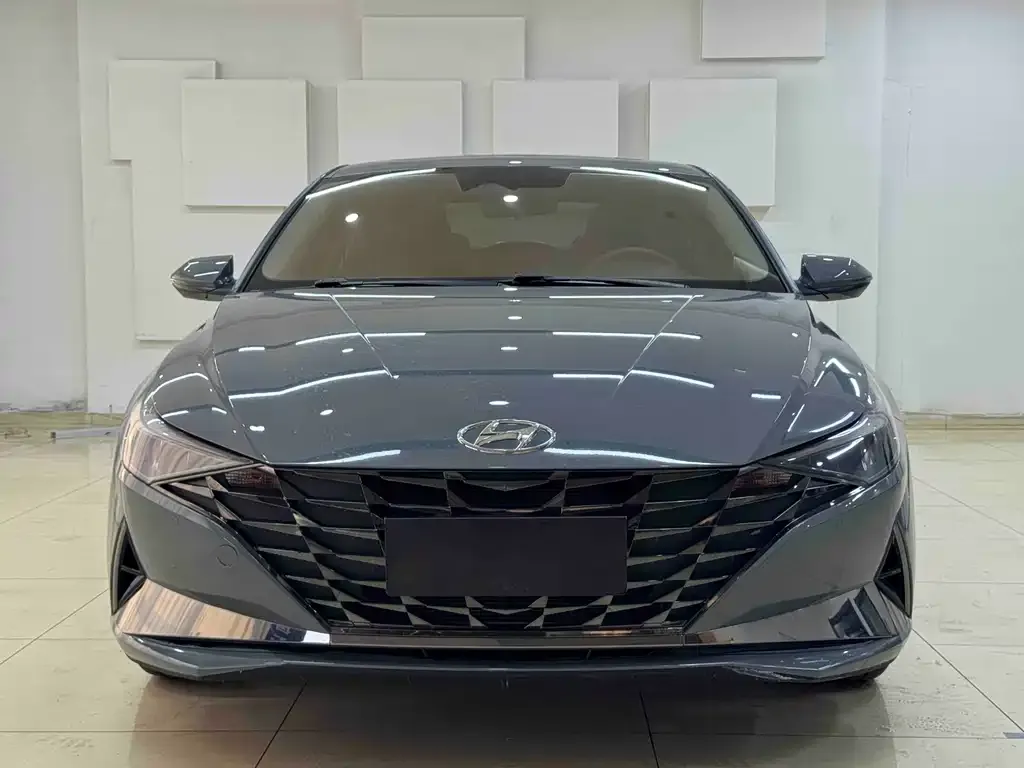 Hyundai Elantra — фото 4