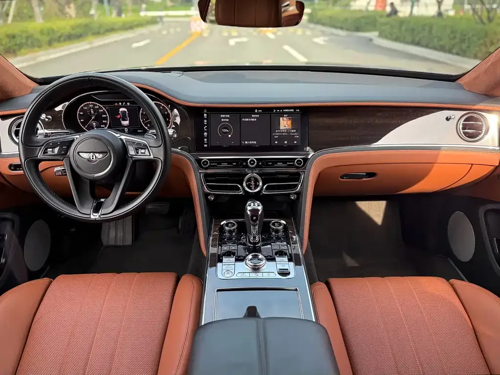 Bentley Flying Spur — фото 4