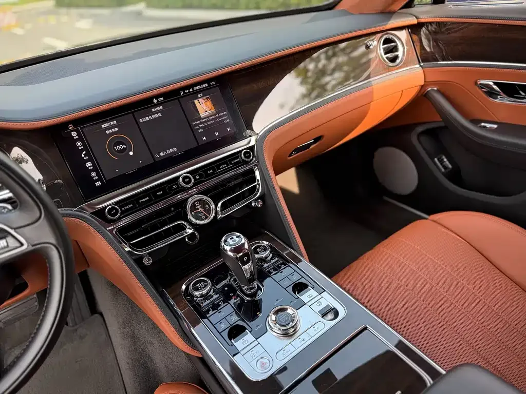 Bentley Flying Spur — фото 7