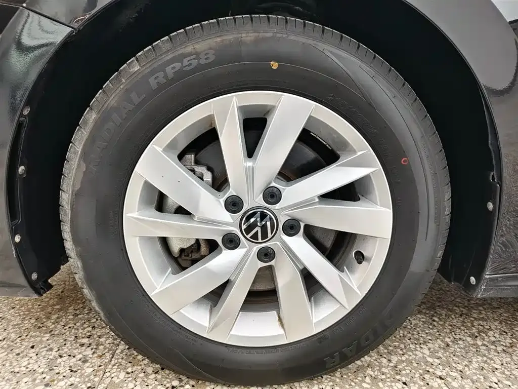 Volkswagen Passat — фото 7
