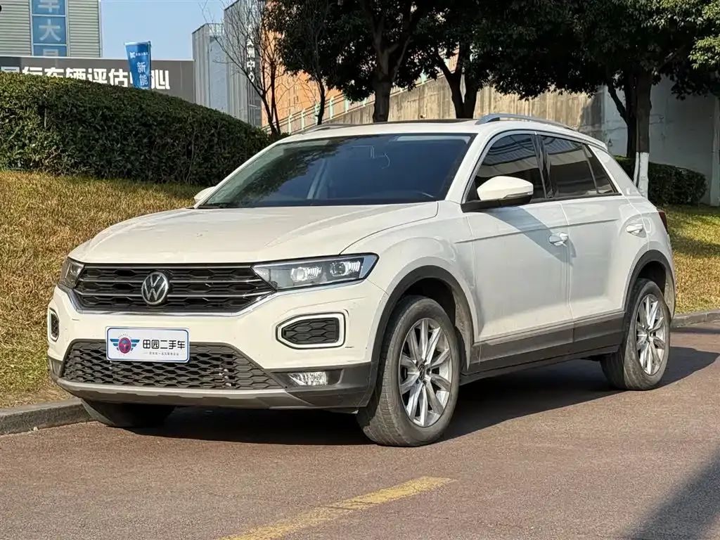 Volkswagen T-Roc — фото 1