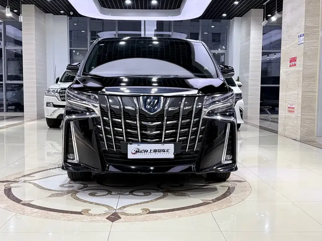 Toyota Alphard — фото 3