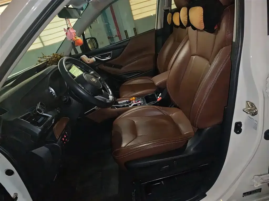 Subaru Forester — фото 4