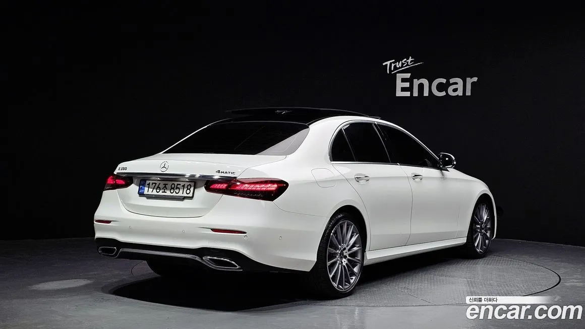 Mercedes-Benz E-Class — фото 2