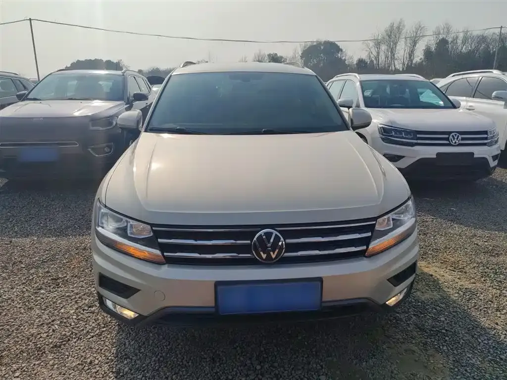 Volkswagen Tiguan L — фото 2