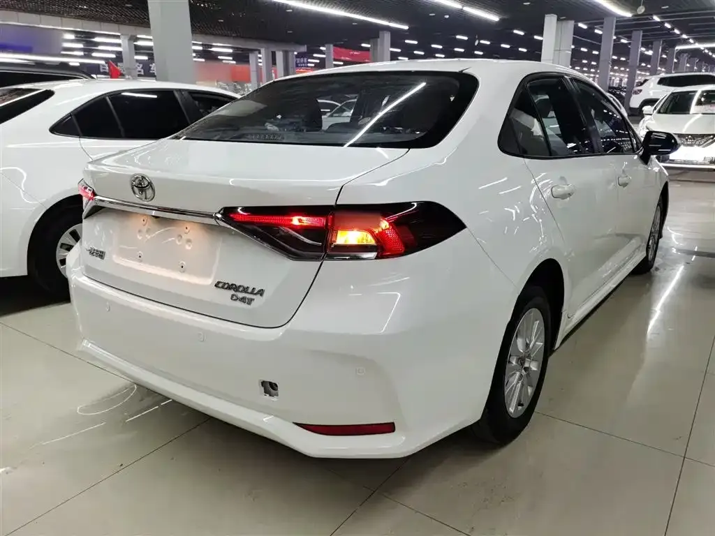 Toyota Corolla — фото 3