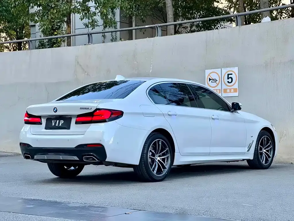 BMW 5 Series — фото 3
