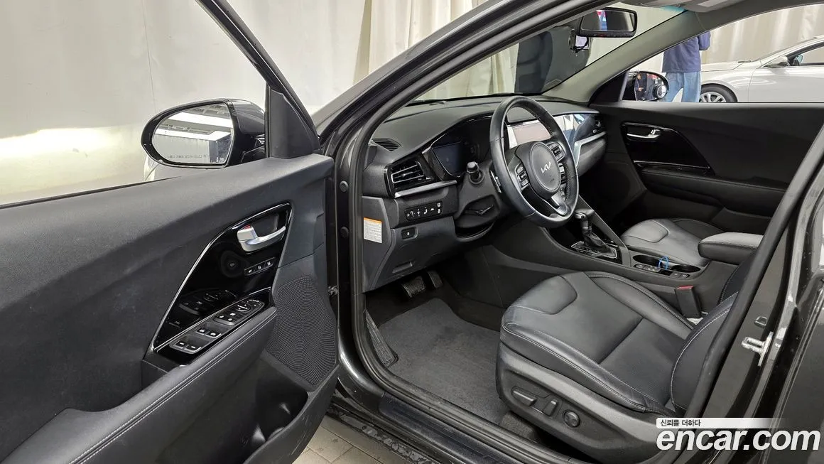 Kia Niro — фото 10
