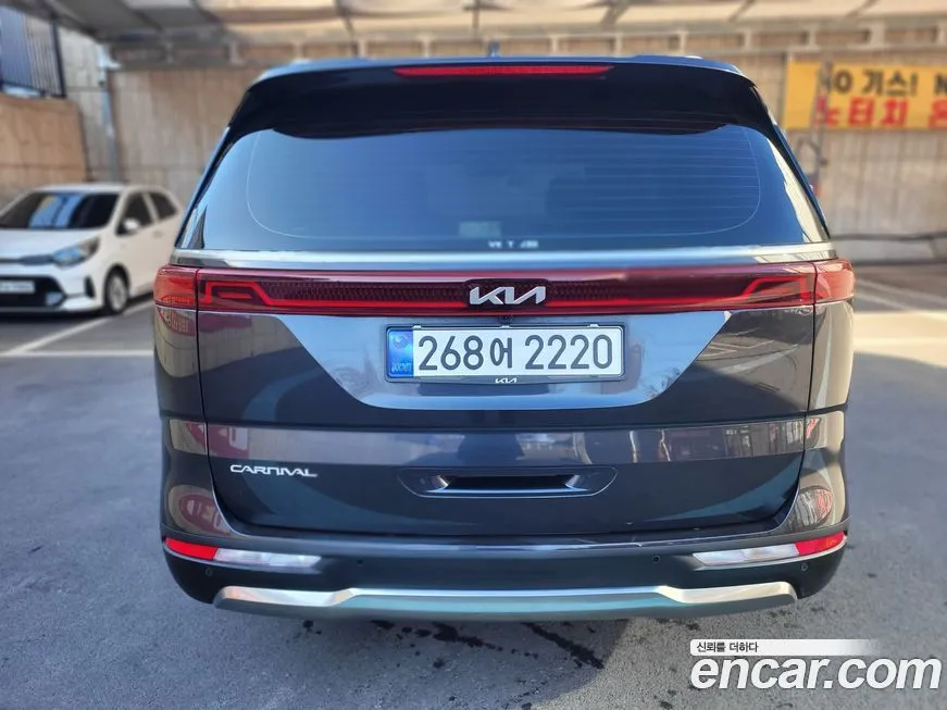Kia Carnival — фото 10