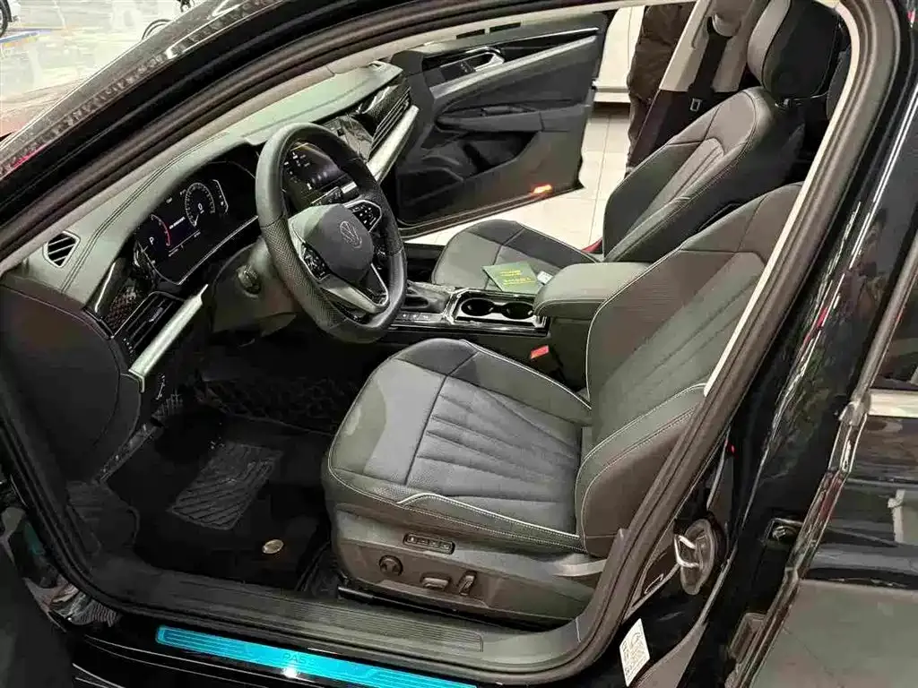 Volkswagen Passat — фото 2