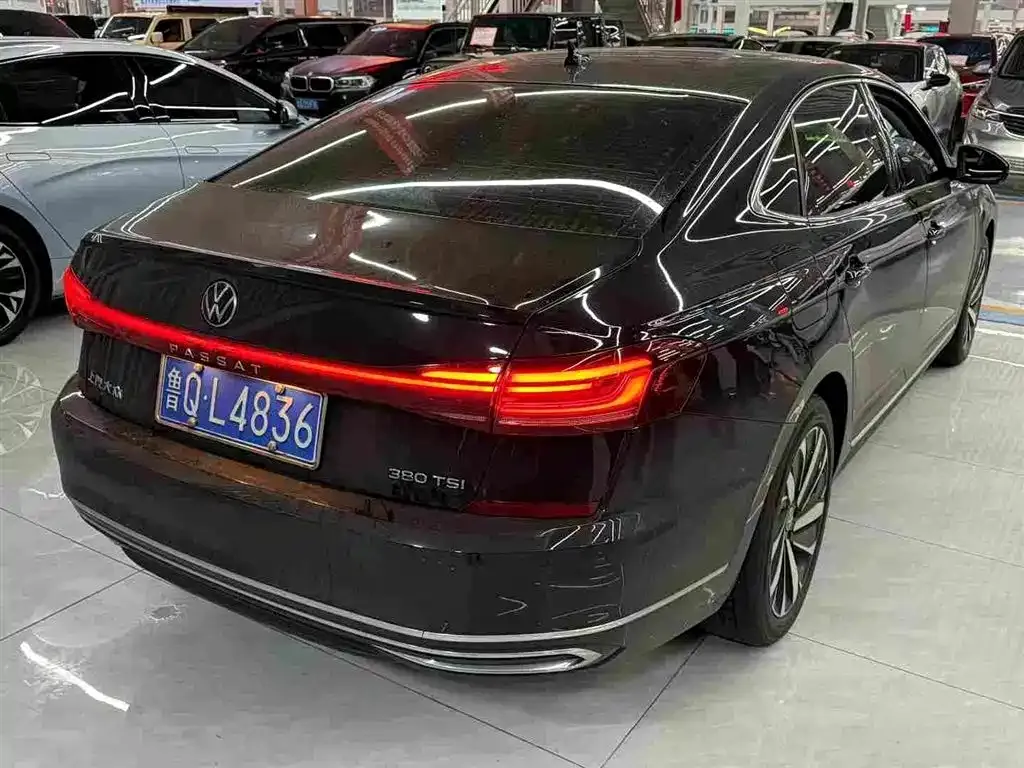 Volkswagen Passat — фото 5