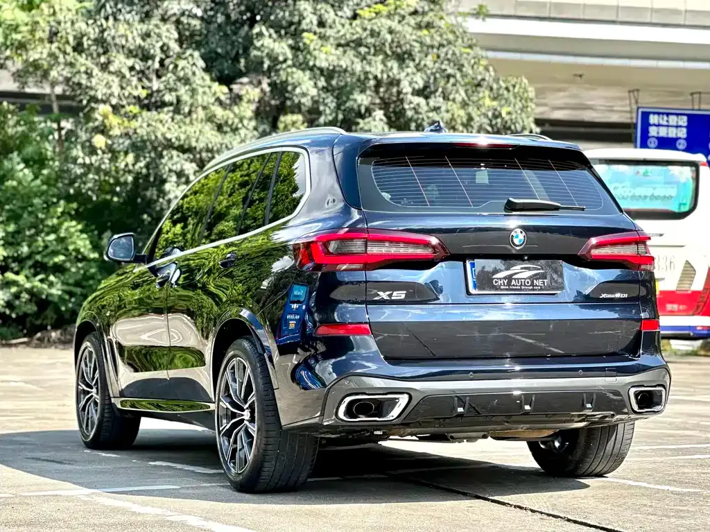 BMW X5 (Import) — фото 5