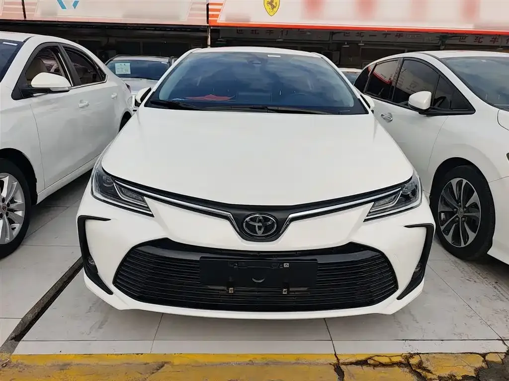 Toyota Corolla — фото 5