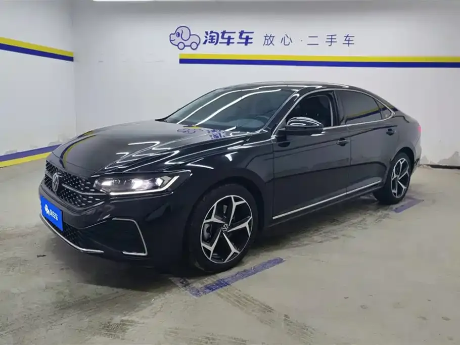 Volkswagen Passat — фото 1