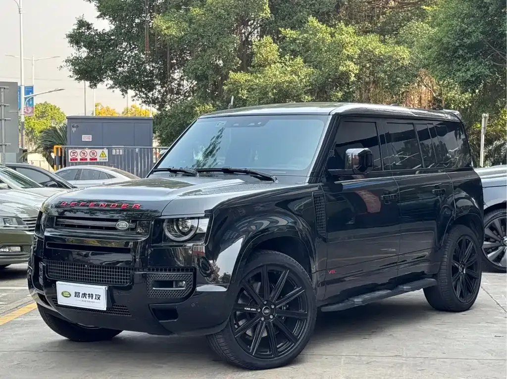 Land Rover Defender — фото 1
