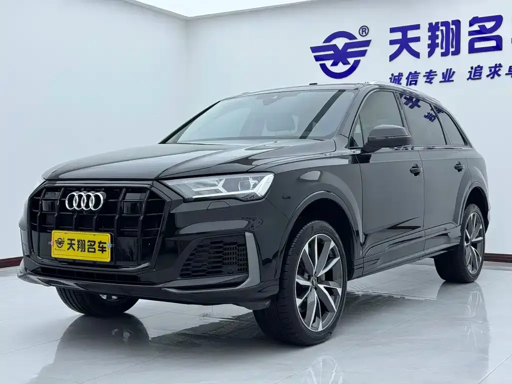 Audi Q7 — фото 1