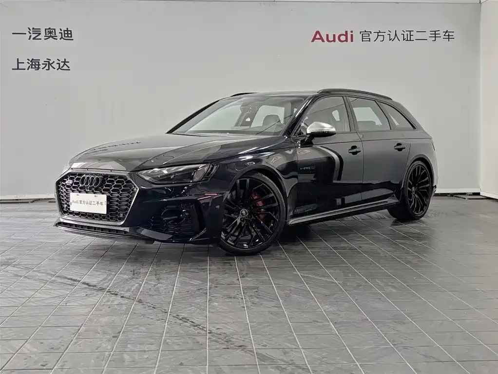 Audi RS 4 — фото 1
