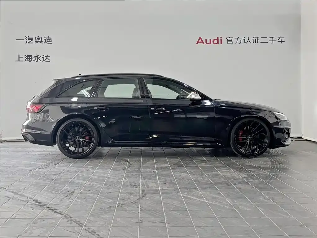 Audi RS 4 — фото 5