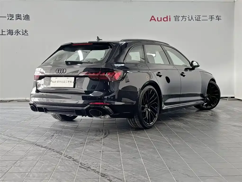 Audi RS 4 — фото 7