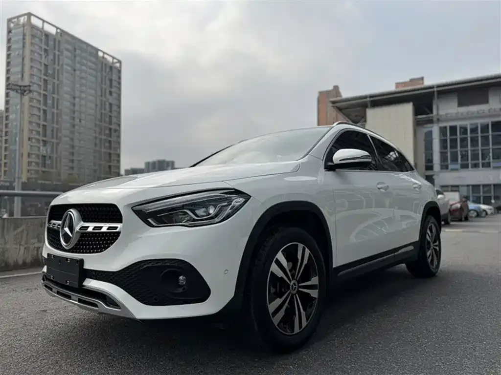 Mercedes-Benz GLA — фото 1