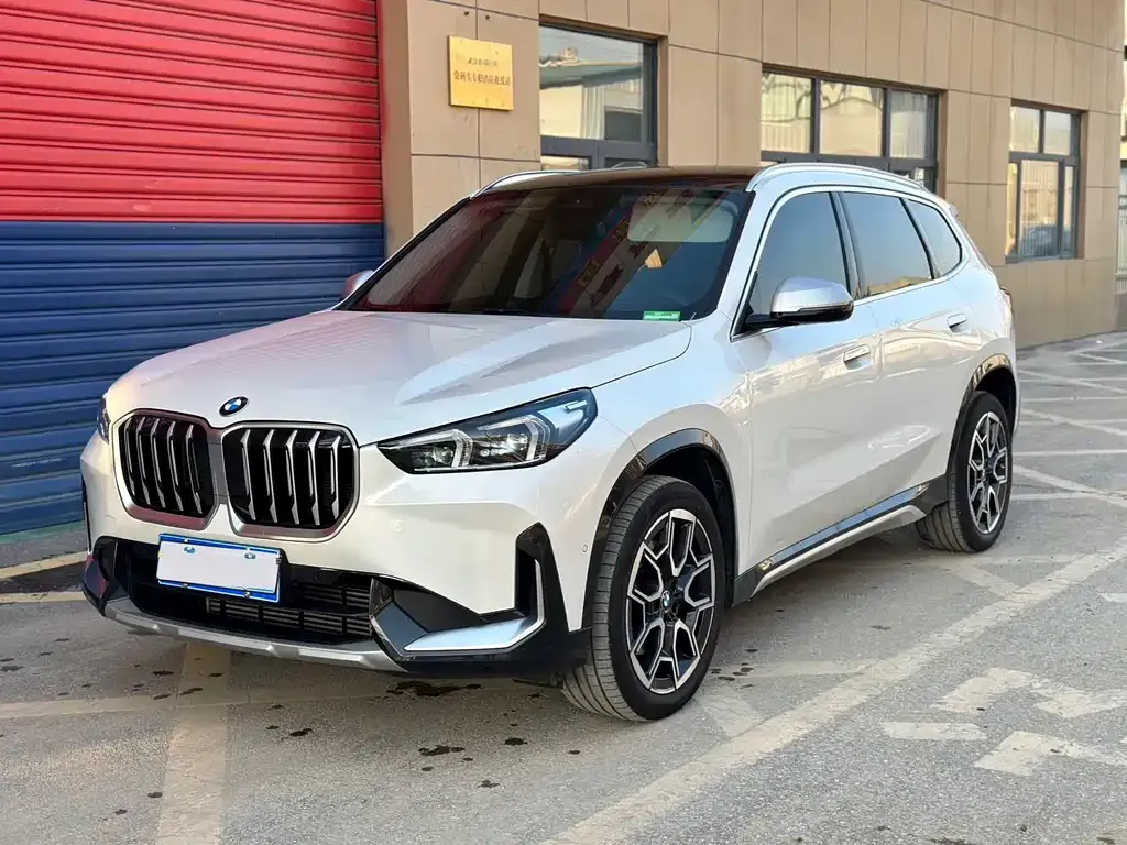 BMW X1 — фото 1