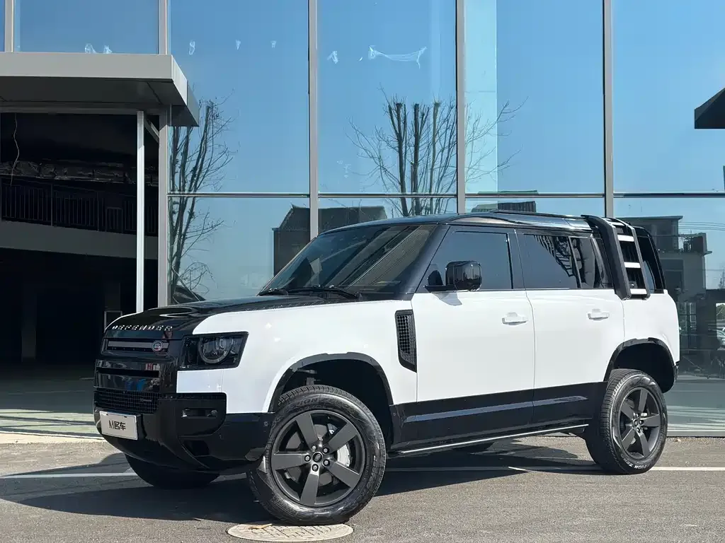 Land Rover Defender — фото 1