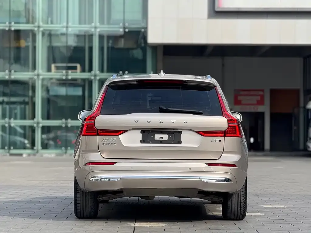 Volvo XC60 — фото 3