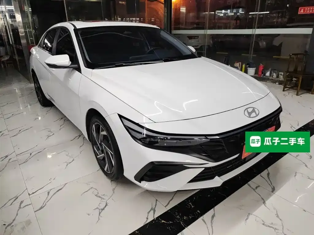 Hyundai Elantra — фото 4