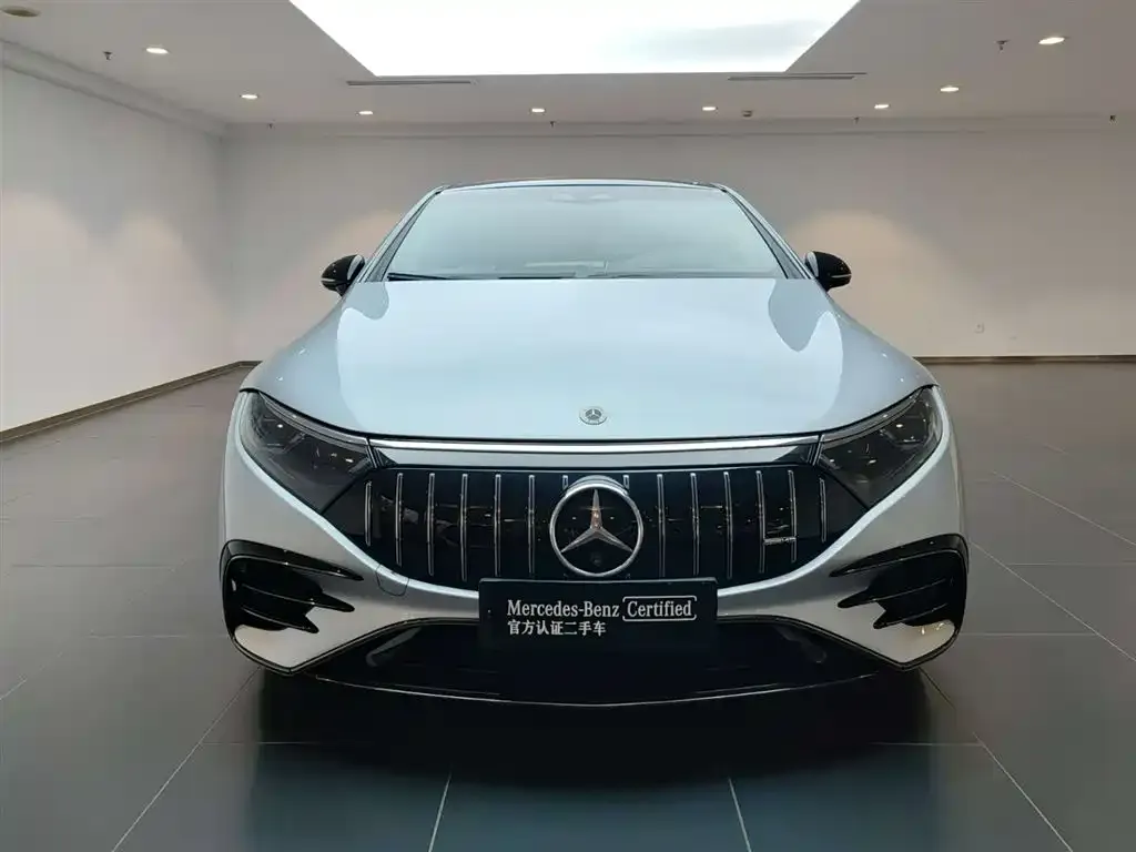 Mercedes-Benz EQS AMG — фото 3
