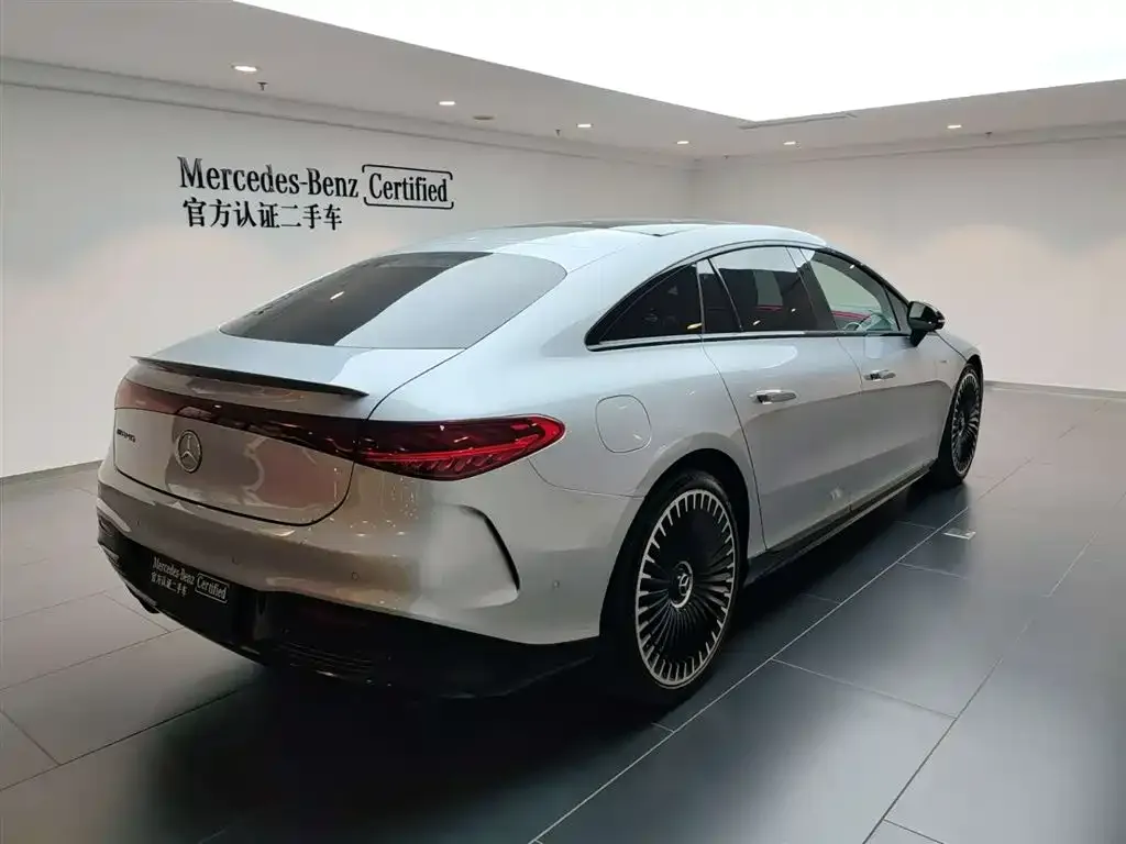 Mercedes-Benz EQS AMG — фото 5