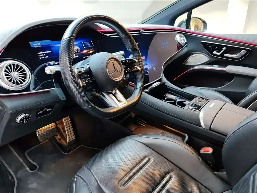 Mercedes-Benz EQS AMG — фото 9