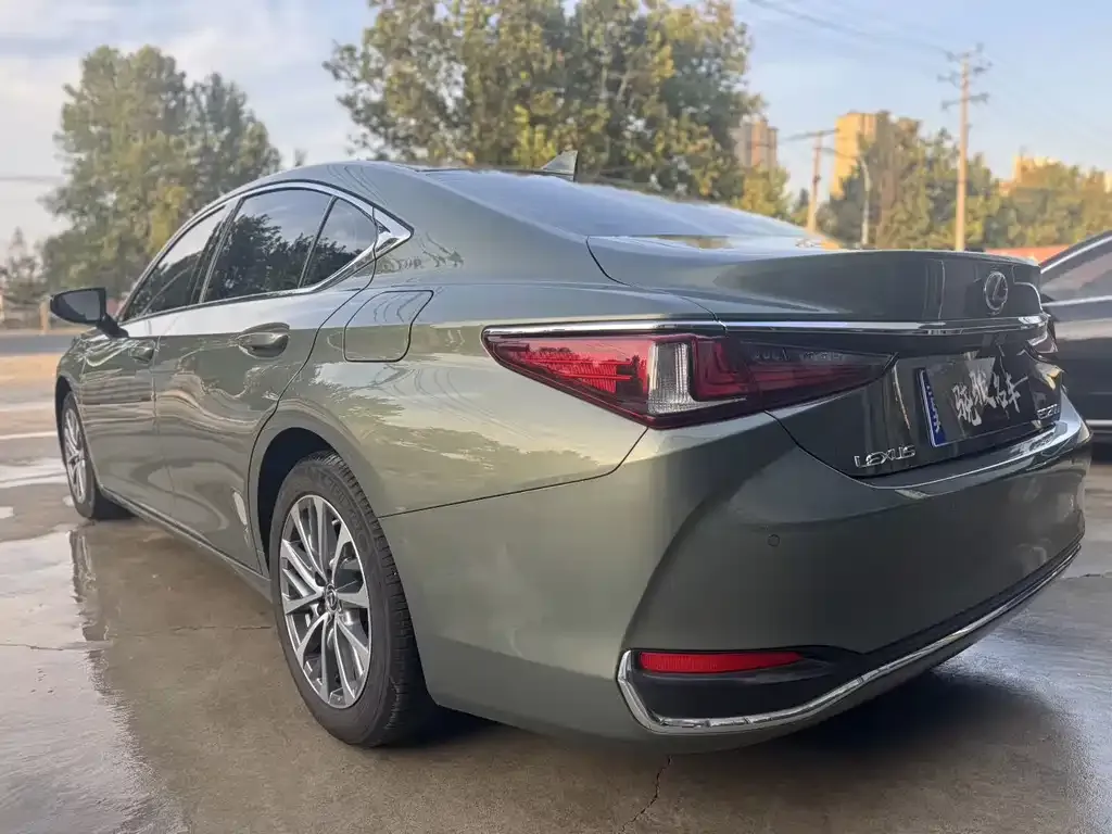 Lexus ES — фото 6
